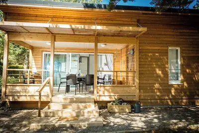 Image de Chalet 4\/6 personnes, Etang de Thau. Réservez sur https:\/\/www. lou-labech. fr\/