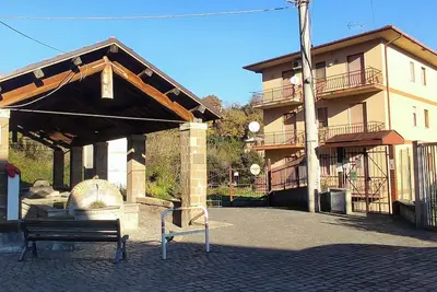 Image de Entire apartment in central area 100 mt from the station, pets allowed