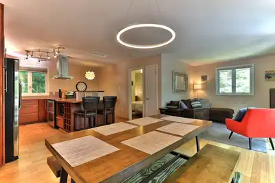 Image de Cozy 3br, 2-Story Retreat with Hot Tub, Pet Friendly, Deck, Grill, Fire Table, 5 min to Killington