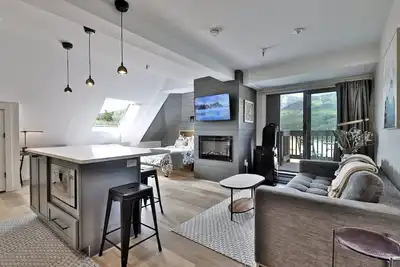 Image de Newly Renovated Studio! Amazing Views/Location 3f9. Pool. Hot Tub, Shuttle.