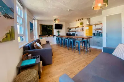 Image de Sleeps 27 - fantastic apartments above a fun Brighton Pub! Stag & Hen Friendly!