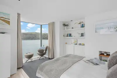 Image de The Glass House, Fowey Luxury, parking & mooring