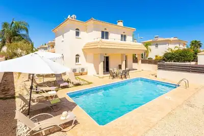 Image de Villa Solis - Trois Chambres Villa, Couchages 6