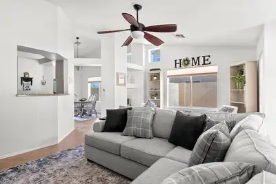 Image de Spacious 3br South Mtn Home • Corporate Ready