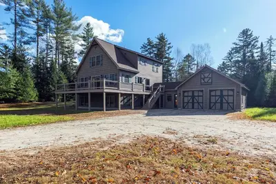 Image de Tuckaway Chalet w/ 11 Beds, 2 Living Areas, Fireplace, Billiards