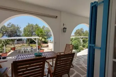 Image de The Authentic Beachfront Summer House in Paros\n\n