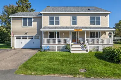 Nestled Nubble Home!
