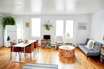 Image de Clean, Quiet Studio apartment in Rockaway Beach, just a blockfrom the beach