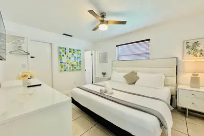 Image de Riverfront, King Bed, Pool & Nearby Beach