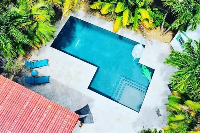 Image de Beachside Bliss Lush Private Pool, Bbq, King Bed