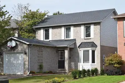 Image de Detached Home –Fifa Toronto & Niagara Falls trip-Walk to Parks, Trails&Pool