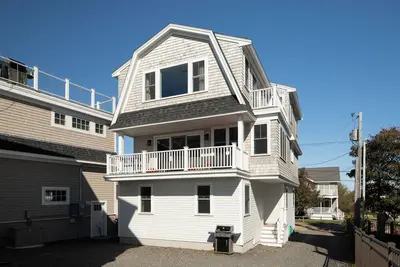 Stunning High End Home on the Bluff with Ocean Views