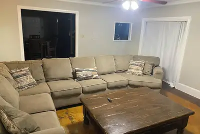 Image de 3-2 house with pool and 2 living rooms, 1. 5 miles from Boerne Main St.