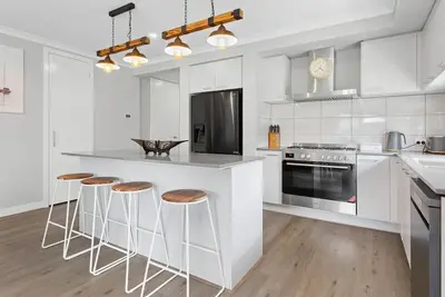 Image de My Happy Place - Modern property close to beach & shops