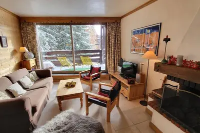 Image de À 150m des pistes de ski, 1er étage, balcon, cheminée ou poêle à bois, parking, télévision