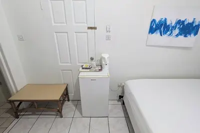 Image de Cozy 1-bedroom bed & breakfast with WiFi, Ac 10 minute walk from the beach.