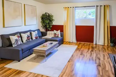 Image de Private guest suite with Full kitchen & laundry