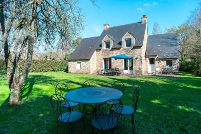 Image de Kerlavarec - Belle maison avec grand jardin