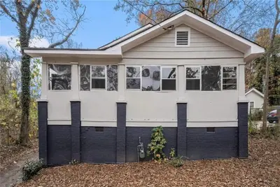 Image de Home near Mercedes benz stadium