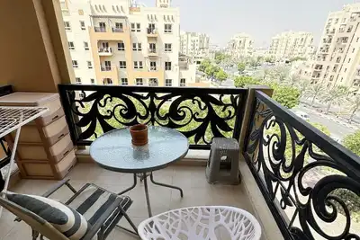 Image de 2-Bedroom Holiday Home in Remraam Community - Dubai - by Alphatel Vacations