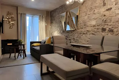 Image de Loft Éfeso: A Modern Retreat in Val'Quirico!