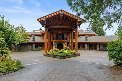 Image de Private Lodge • Pool + Hot Tub • Mt Views