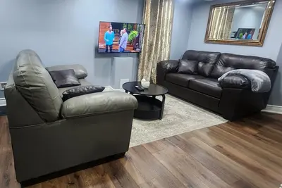 Image de Charming Private 2 bedroom 1 Bathroom Basement Suite in awesome Brampton