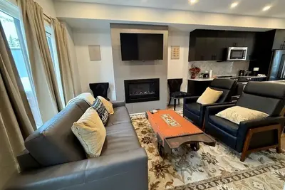 Image de Brand new slope-side townhome private hot tub excellent access