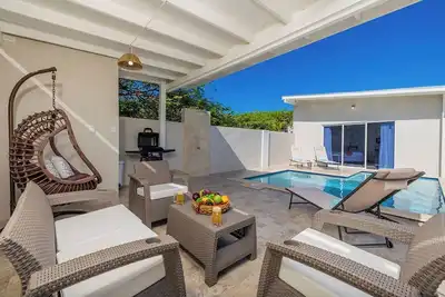 Image de Renovated 4br3ba w/ PrivatePool ~ Walk 2 PalmBeach