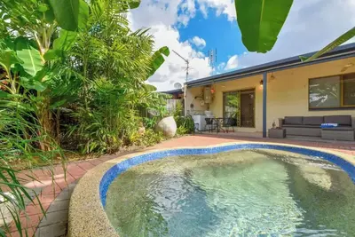 Image de Renovated Unit + Private Pool!