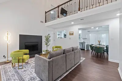 Image de Pet Friendly 4br, Family Home, Deck, Fenced Yard, Game Lounge, near Truist Ctr