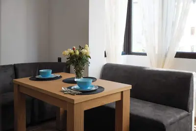 Image de 2 Bed Apt - Sleeps 4, Terrace & Pet Friendly