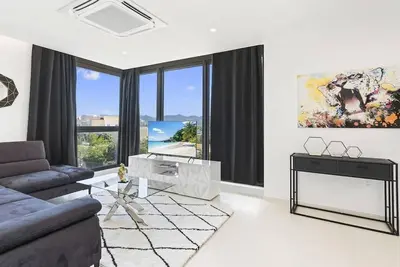 Image de Luxury Tower Condo at Mullet Bay