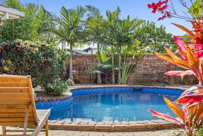 Image de Boomerang Retro 70s Family Home -Waterfront & Pool
