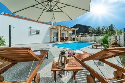 Image de Villa Abi - with pool, next to sandy beach, quiet location