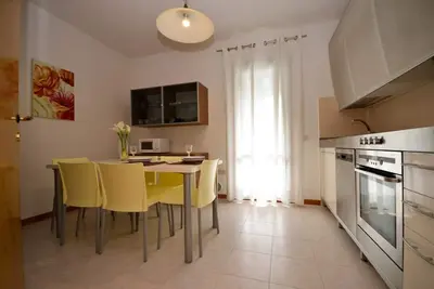 Image de Villa avec jardin privé et terrasse