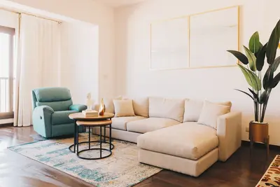 Image de The Lofts across Auc - D725, The Lofts by Elegant