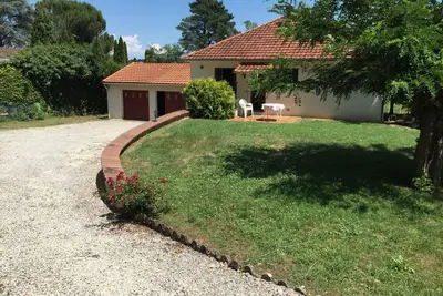 Image de Évasion en Dordogne: Maison au bord de l'eau avec parking privé