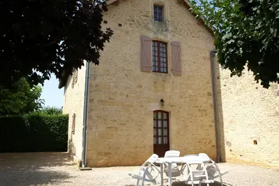 Image de Maison à Proissans: Confort, Cour Close, Près de Sarlat