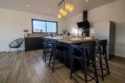 Image de Maison face aux Pyrénées