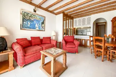 Lovely cozy Beachfront apartment, sunny subtropical paradise by the sea