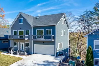 Image de Jack– New Modern 4-Level Luxury Retreat in Innsb