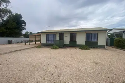 Image de Hidden Gem - Plenty of room for parking and the boat! Winter Special!