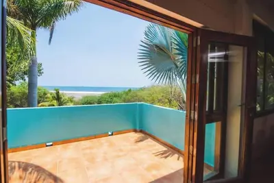 Image de Casa Turquesa - Luxury 3-Story Beachfront Estate