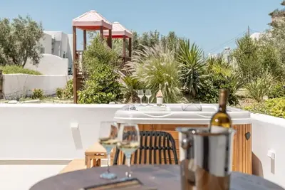 Image de Executive Jacuzzi Suite Garden View