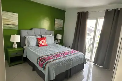 Image de 606 Quiet Space in a Vibrant Neighborhood