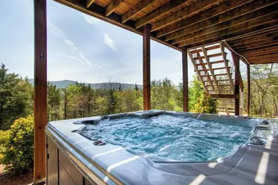 Image de Cozy 3br Lakeview Retreat w/ Sauna!