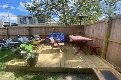 Image de Point Breeze Duplex w/Parking