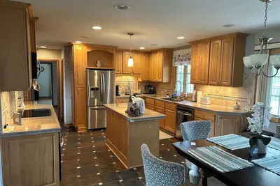 Image de Spacious 4-bedroom house in terrific Menomonee Falls with WiFi, Ac