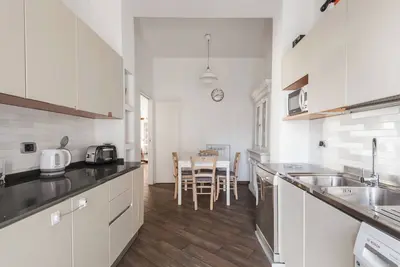 Image de Large apartment with 3 bedrooms, 3 bathrooms and parking space